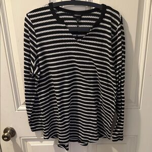 Torrid Monochrome Striped Long Sleeve Top Size 1 (XL) SMOKE FREE HOME